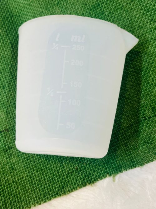 MEASURING CUP